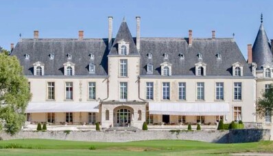 Lej en helikopter til Château D’Augerville nær Fontainebleau