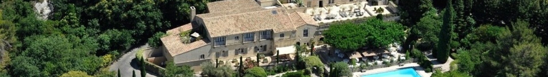 Lej en helikopter til L’oustau de Baumanière i Les Baux-De-Provence