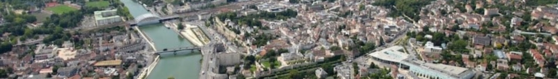 Pontoise Cormeilles: leje af privatfly 