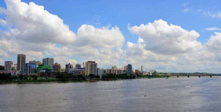 Abidjan: leje af privatfly 