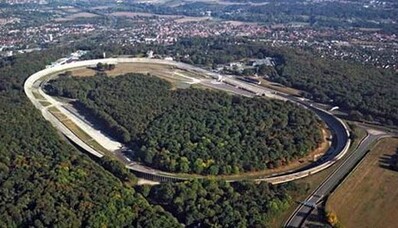 Første flyvning med helikopter og racerbil: Montlhéry-banen