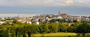 Rodez Aveyron: leje af privatfly 