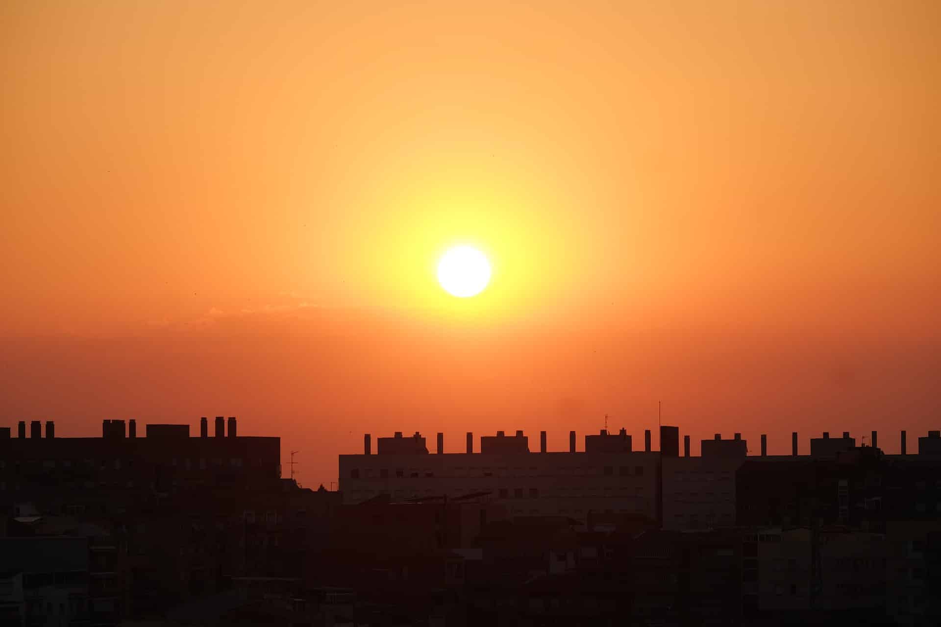 Coucher du soleil sur Sabadell offrant des vues époustouflantes.