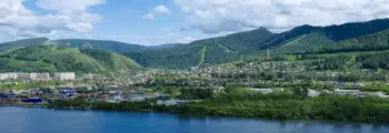 location jet privé : vue aérienne côte, eau turquoise