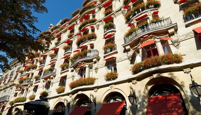 Luksushotel i Paris: et drømmeophold på Hôtel Plaza Athénée