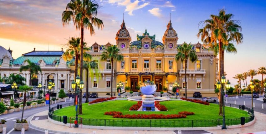 Saint-Tropez - Monaco: leje af privatfly
