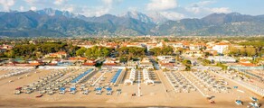 Forte dei Marmi: Transport med helikopter
