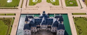Helikopterflyvning over Château De Vaux-Le-Vicomte